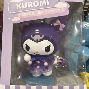 NIB AUTHENTIC KUROMI FIGURINE WITH UMBRELLA
